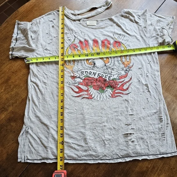 Emory Park Chaos Born Free Distressed Short Sleeve Graphic TShirt - Picture 11 of 17